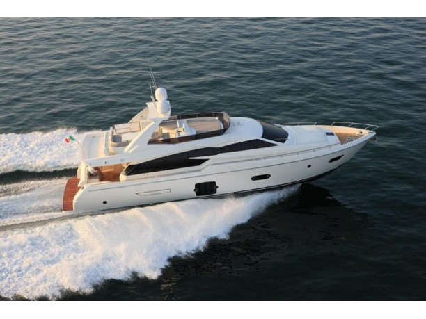 Nuovo Yacht Ferretti 720