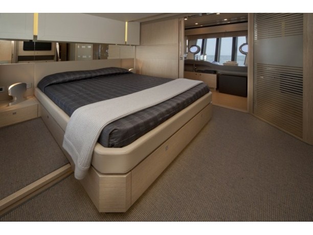 Nuovo Yacht Ferretti 720