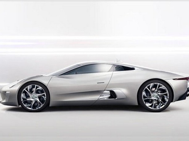 Jauguar C-X75 premiata con il Louis Vuitton Classic Concept Award 2010