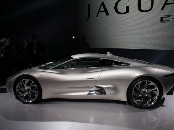 Jauguar C-X75 premiata con il Louis Vuitton Classic Concept Award 2010